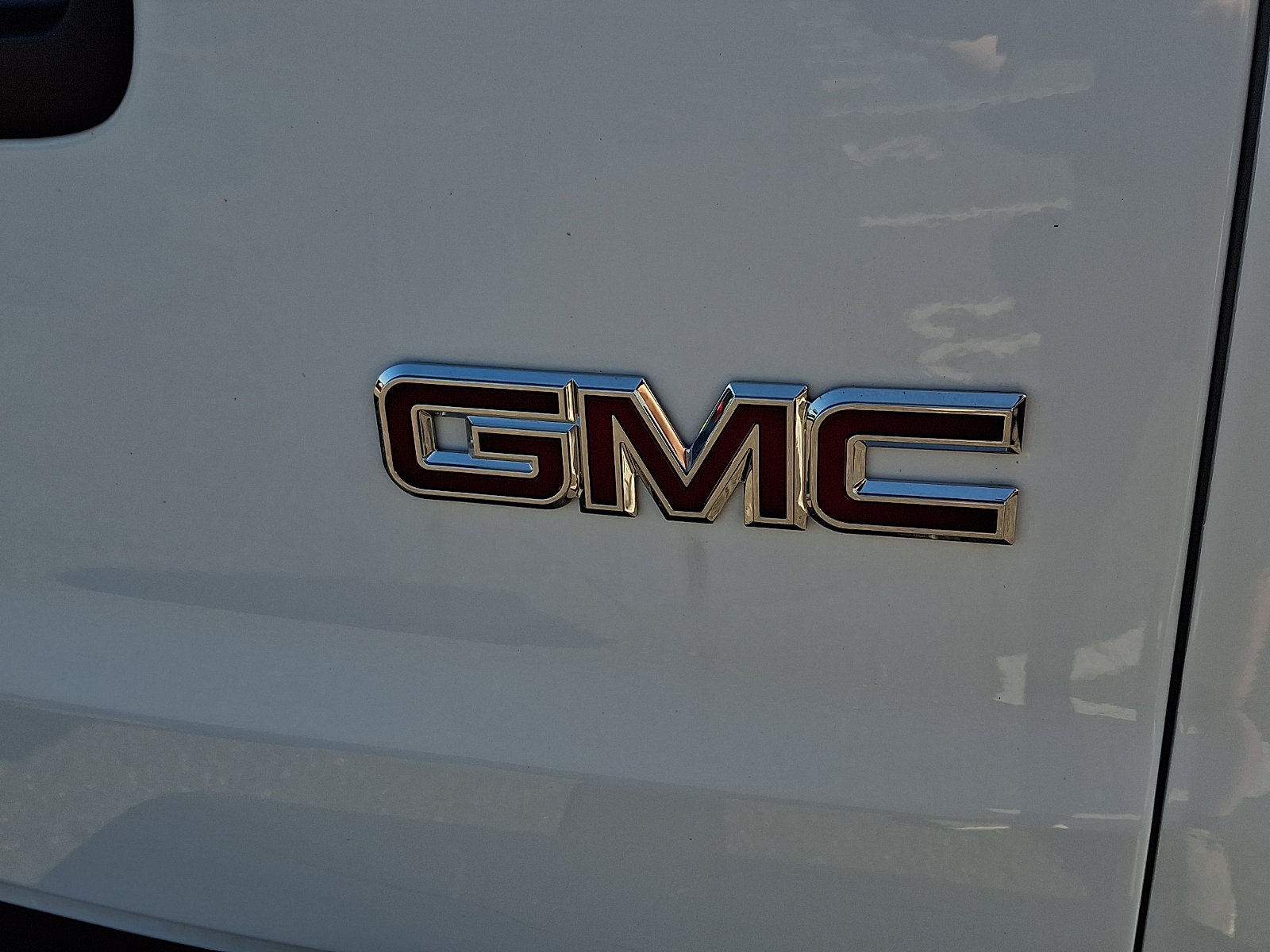 Certified 2025 GMC Savana 2500 w/ Driver Convenience Package RWD image 29