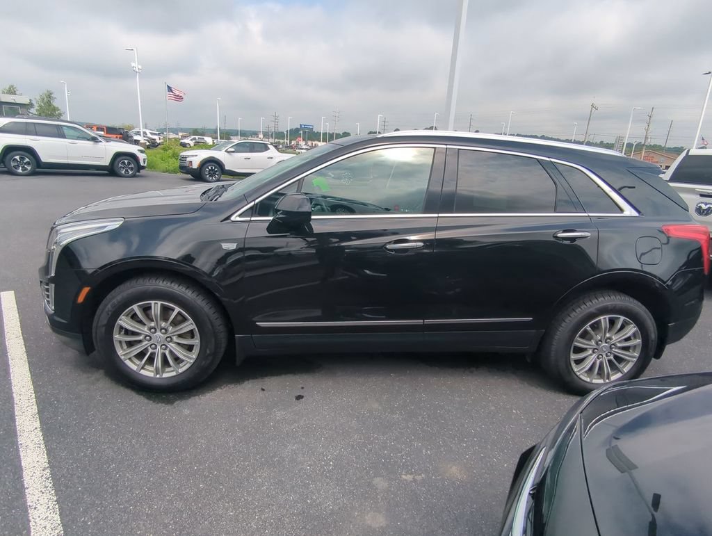 Used 2017 Cadillac XT5 Luxury w/ Driver Awareness Package AWD/4WD image 5