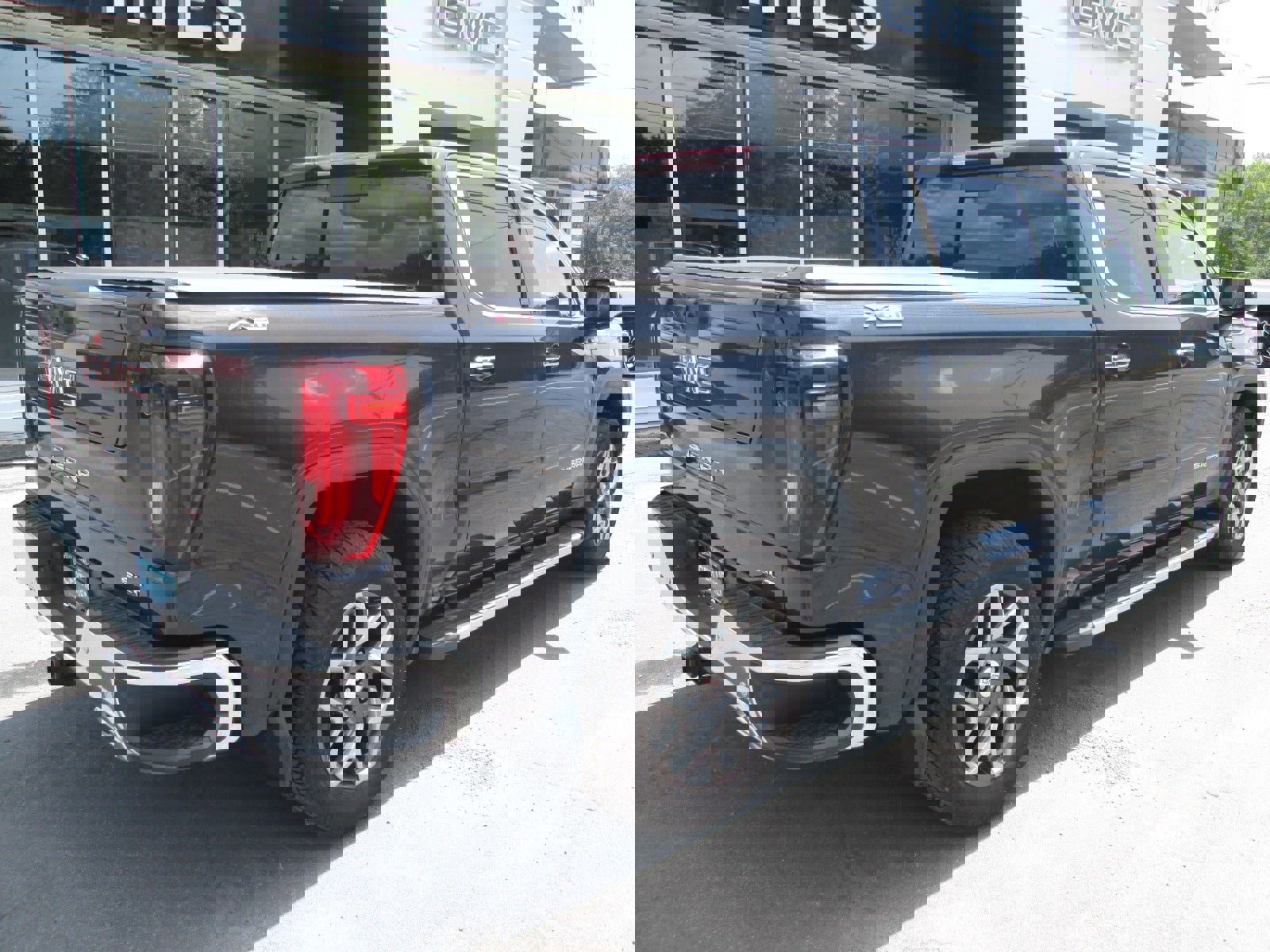 Certified 2022 GMC Sierra 1500 SLT w/ SLT Premium Plus Package image 6