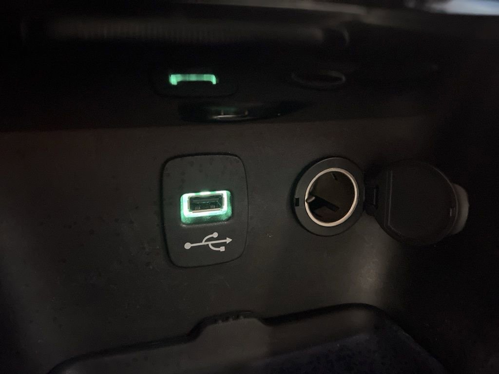 Used 2014 Chrysler 200 Limited w/ 200 S V6 Premium Group image 21