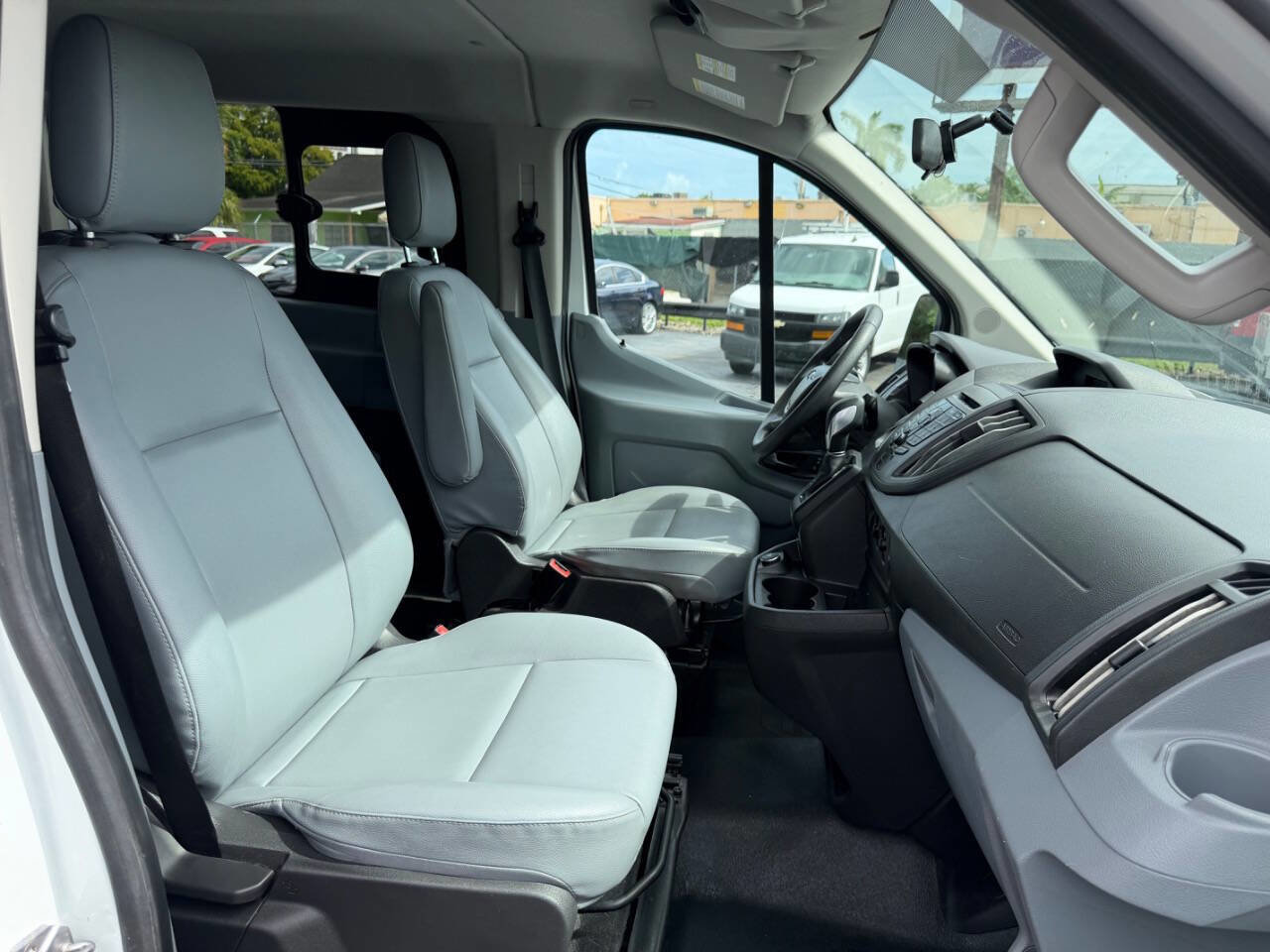 Used 2017 Ford Transit 150 XL RWD image 13