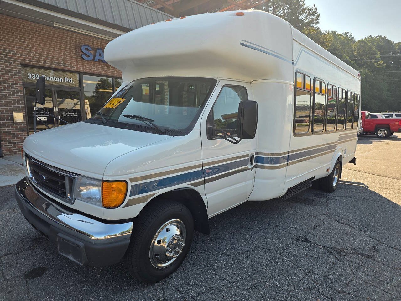 Used 2006 Ford E-450 and Econoline 450 RWD image 2