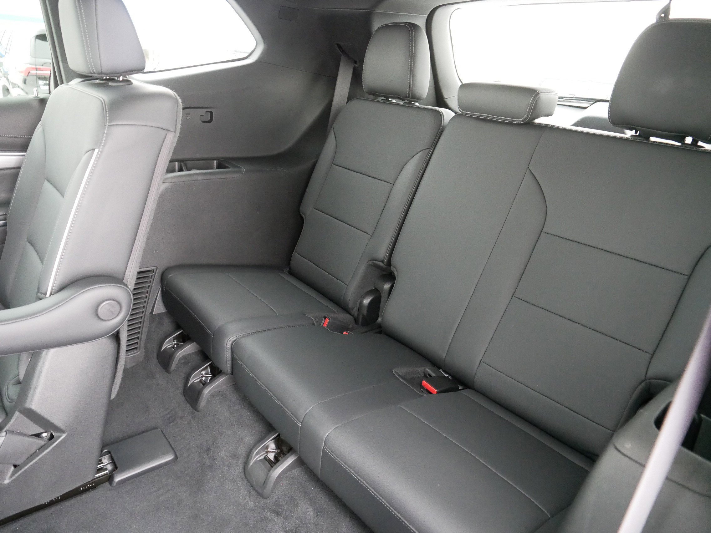 Used 2025 Buick Enclave Preferred image 35