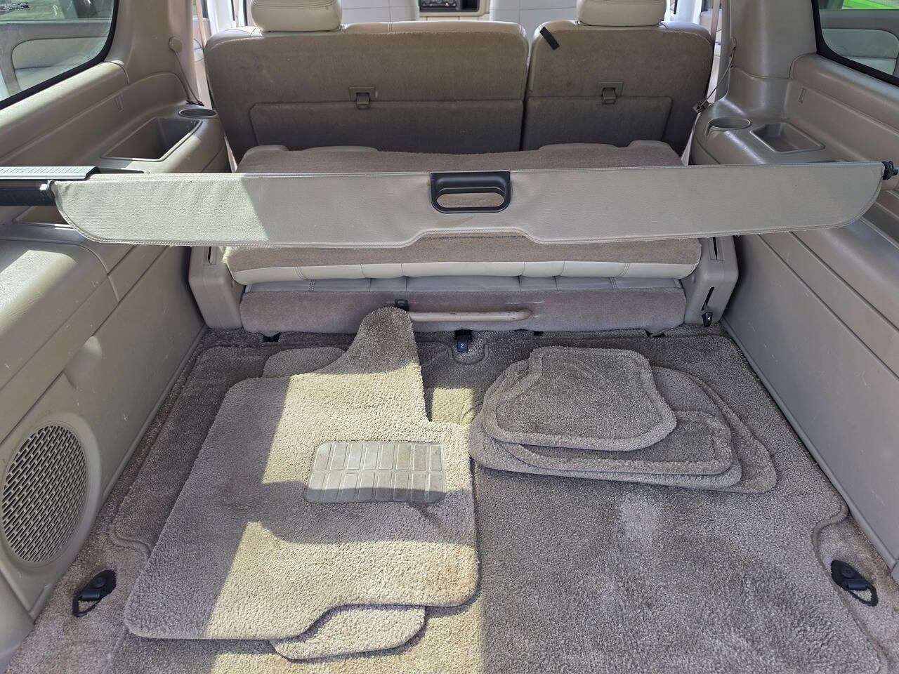 Used 2002 Chevrolet Suburban LS RWD image 25