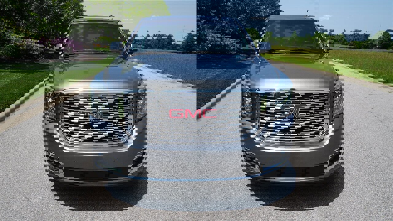 Used 2018 GMC Yukon Denali image 3