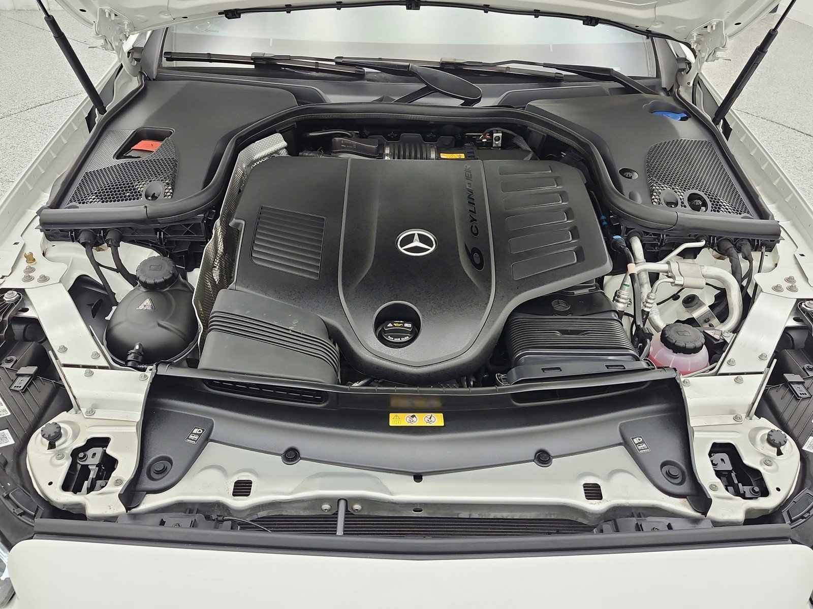 Used 2023 Mercedes-Benz E 450 Coupe image 17