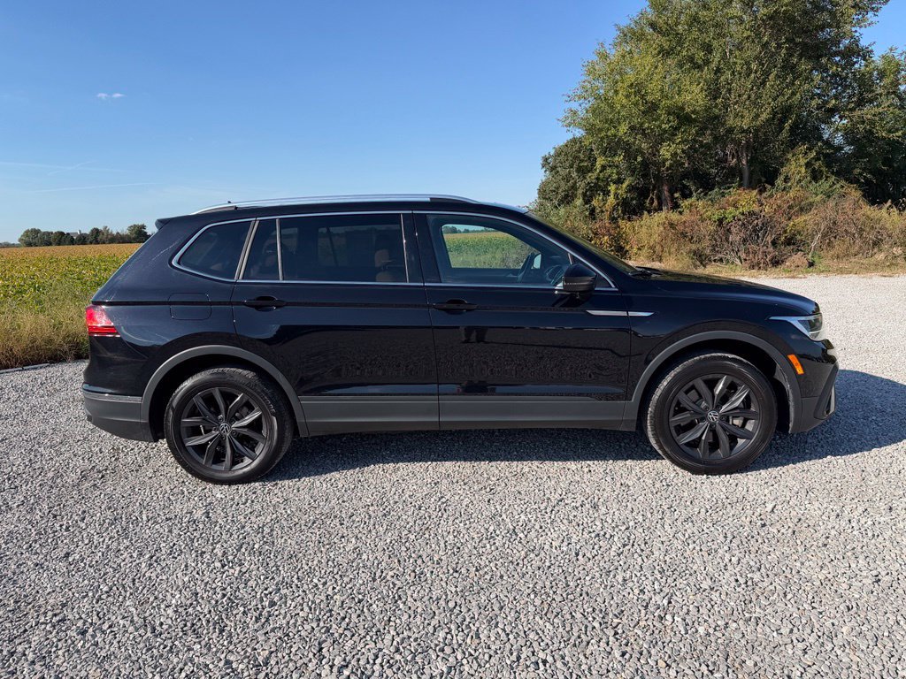 Used 2024 Volkswagen Tiguan SE FWD image 18
