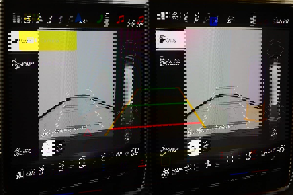 Used 2025 Volkswagen ID. Buzz Pro S image 10