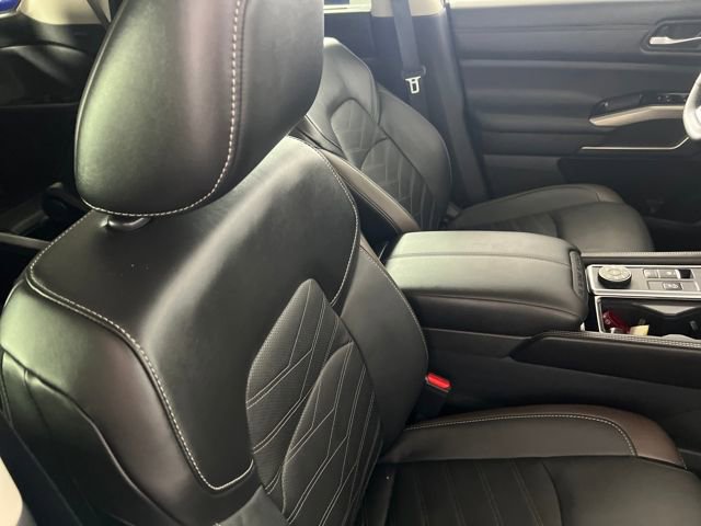 Used 2024 Nissan Pathfinder Platinum image 31