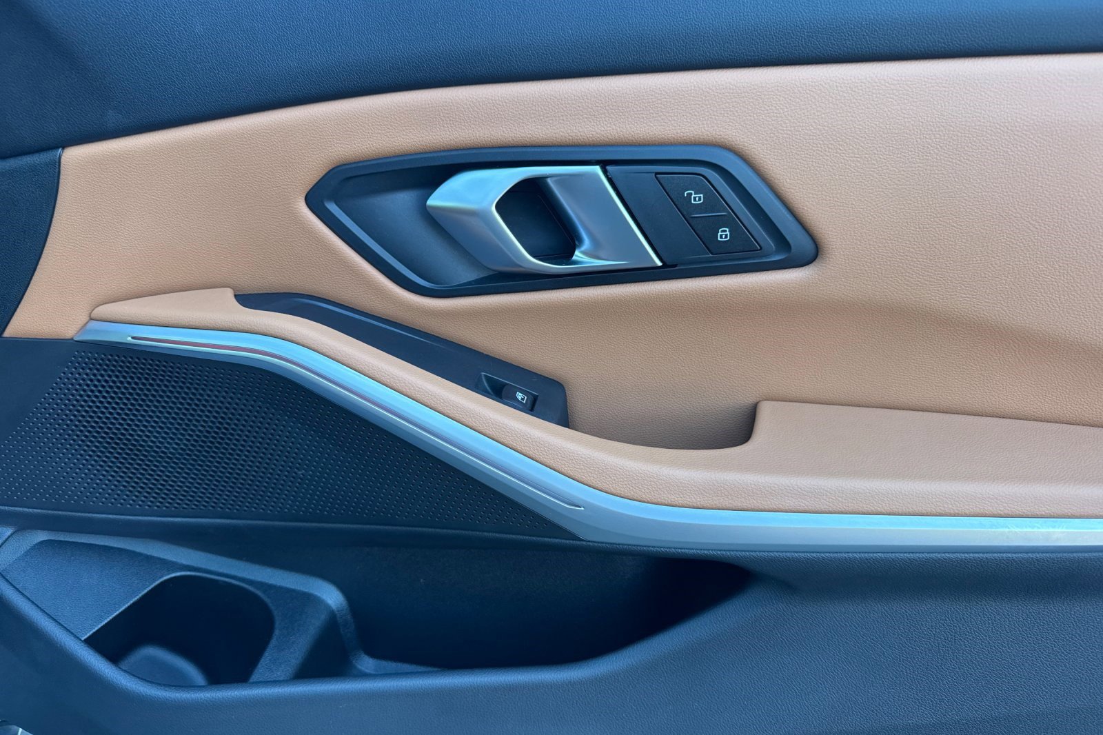 Certified 2024 BMW 330e RWD image 21