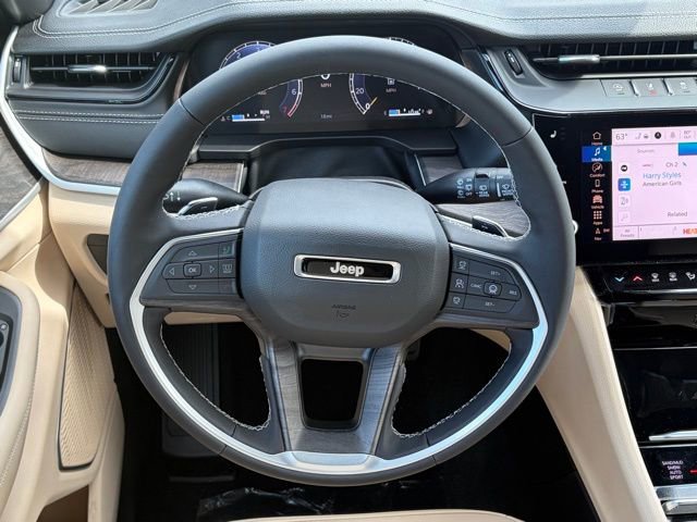 New 2026 Jeep Grand Cherokee Limited AWD/4WD image 40