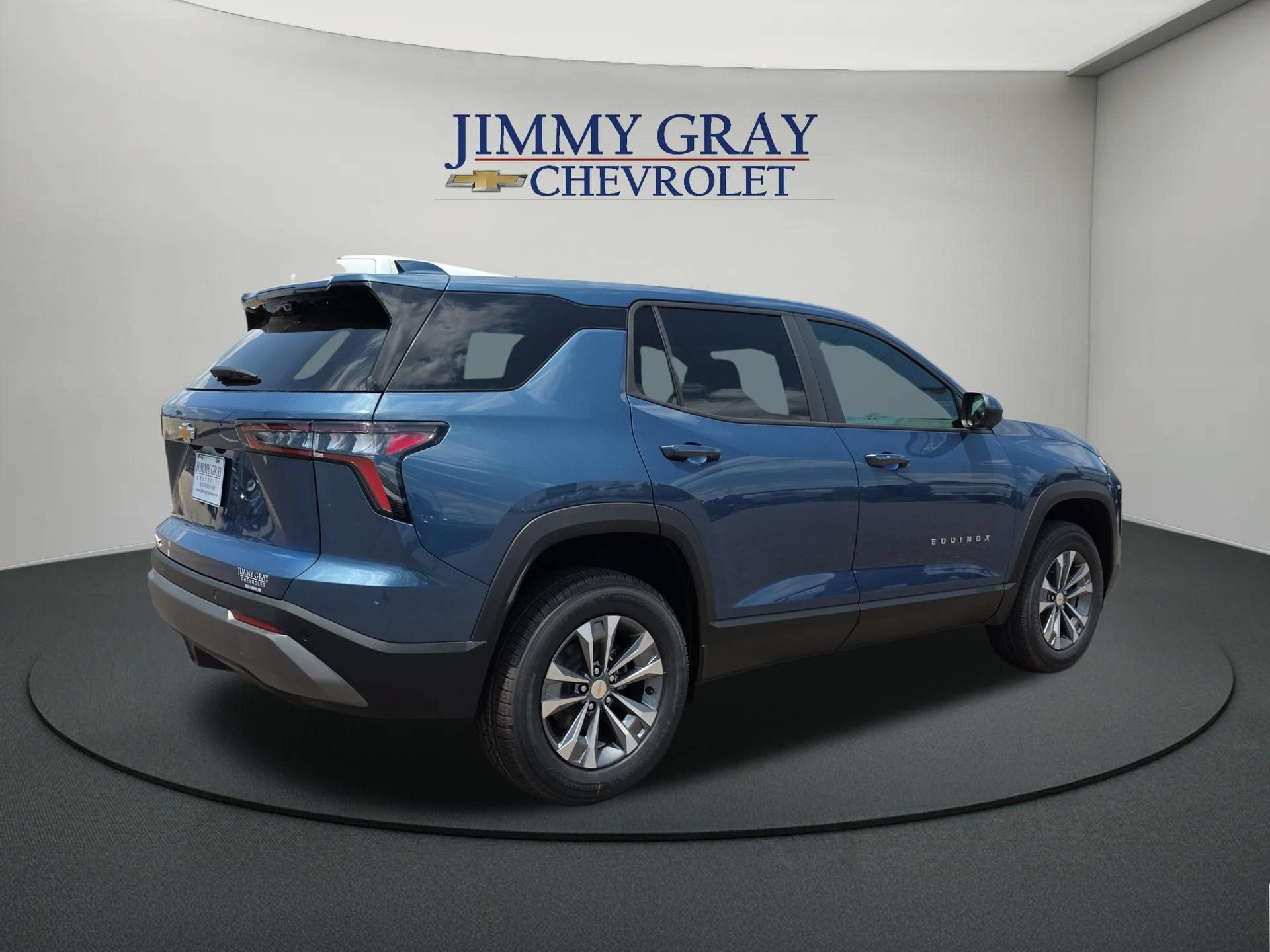 New 2026 Chevrolet Equinox LT w/ Convenience Package II FWD image 5
