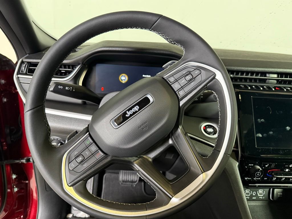 Certified 2025 Jeep Grand Cherokee Laredo X w/ Luxury Tech Group I image 19