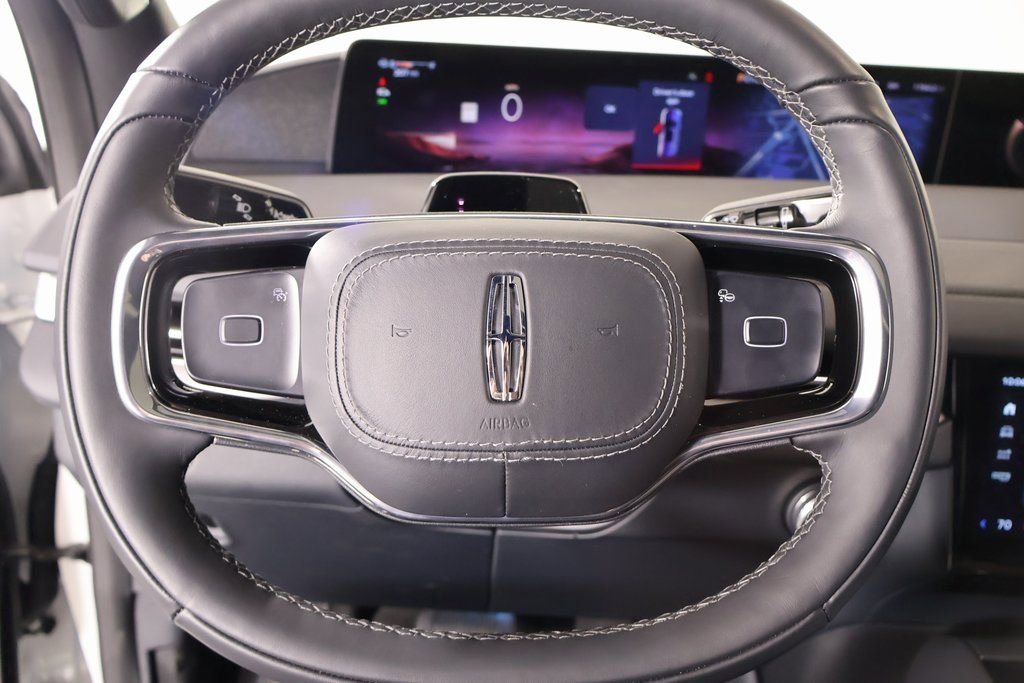 New 2025 Lincoln Navigator Reserve w/ Jet Appearance Package image 3