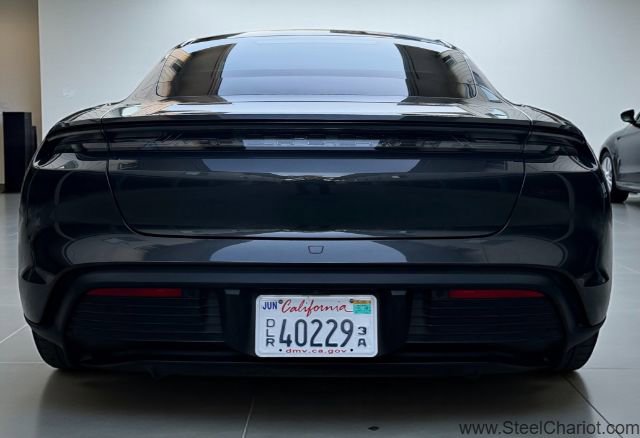 Used 2022 Porsche Taycan image 8