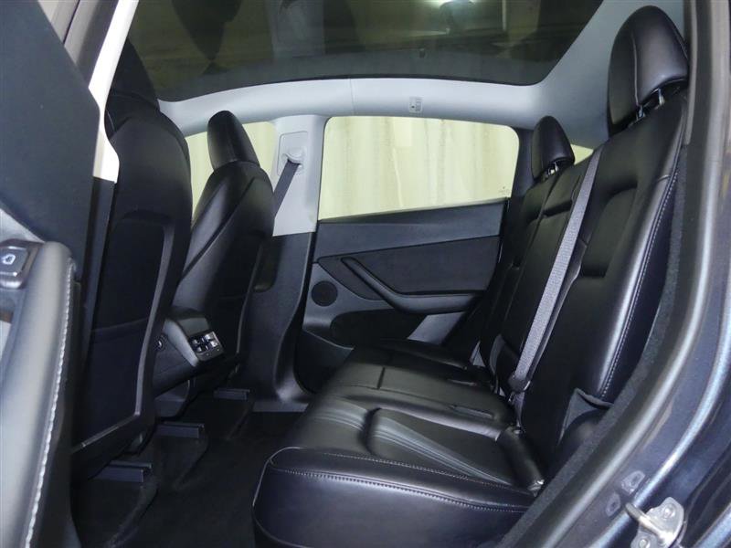 Used 2024 Tesla Model Y 2WD image 22