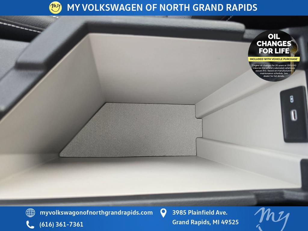 Used 2025 Volkswagen Jetta SE w/ Sunroof Package FWD image 31