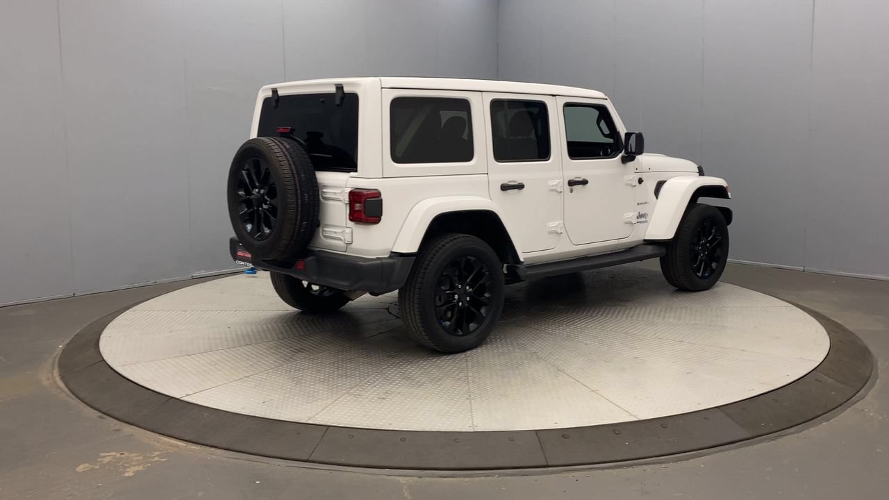 Used 2022 Jeep Wrangler Unlimited Sahara w/ Cold Weather Group AWD/4WD image 5