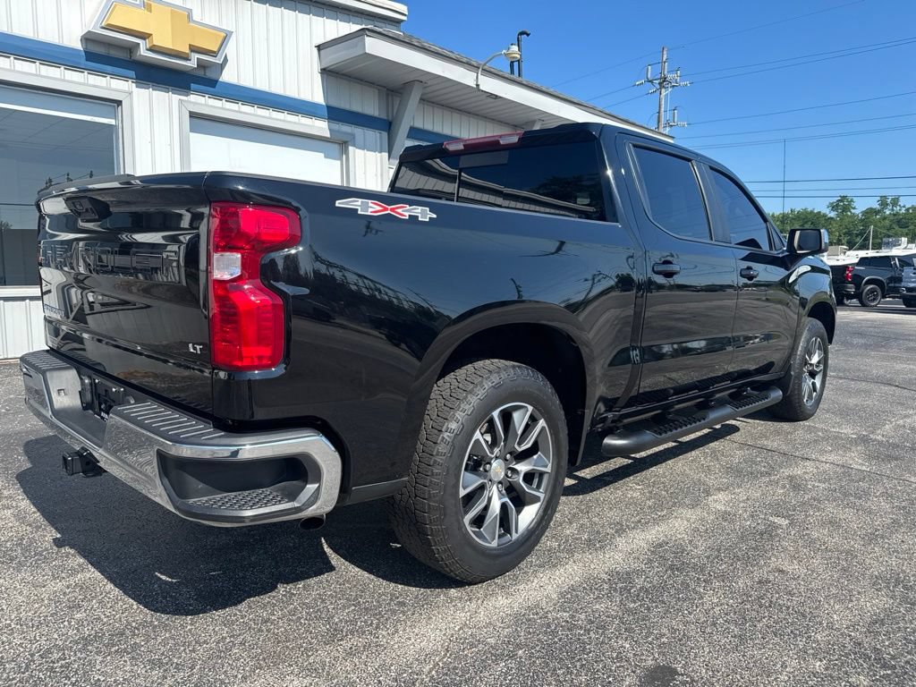 Used 2023 Chevrolet Silverado 1500 LT w/ Leather Package AWD/4WD image 7
