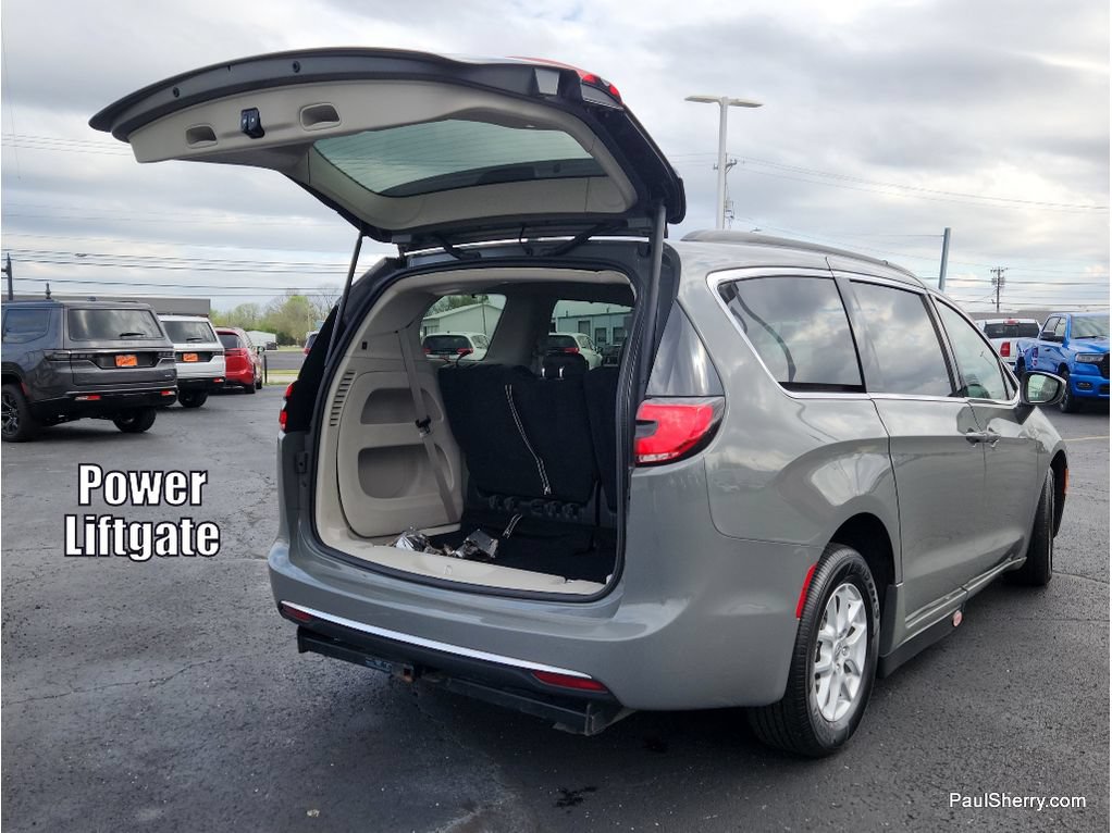 Used 2022 Chrysler Pacifica Touring-L FWD image 17