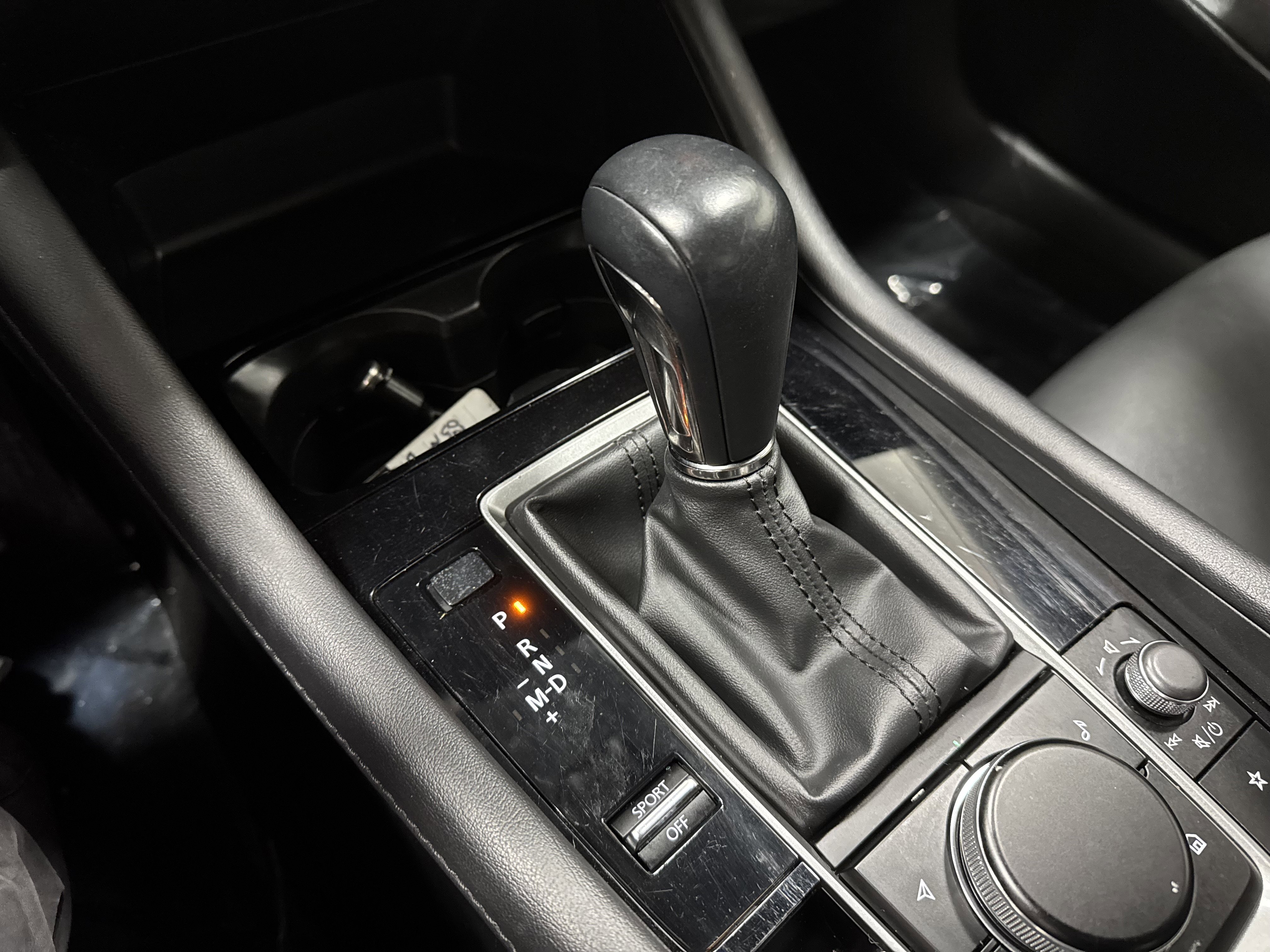 Used 2024 MAZDA MAZDA3 s image 28