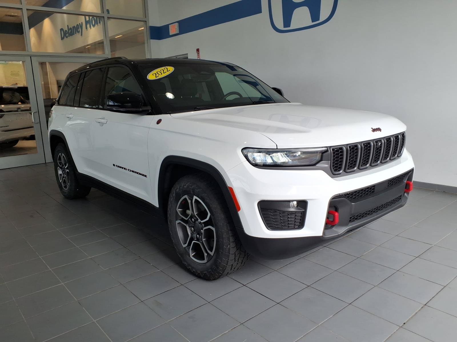 Used 2022 Jeep Grand Cherokee Trailhawk AWD/4WD image 1