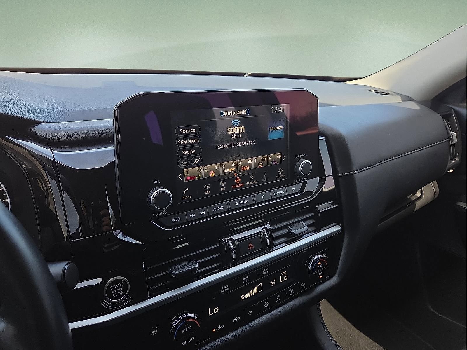 Used 2024 Nissan Pathfinder SV AWD/4WD image 17