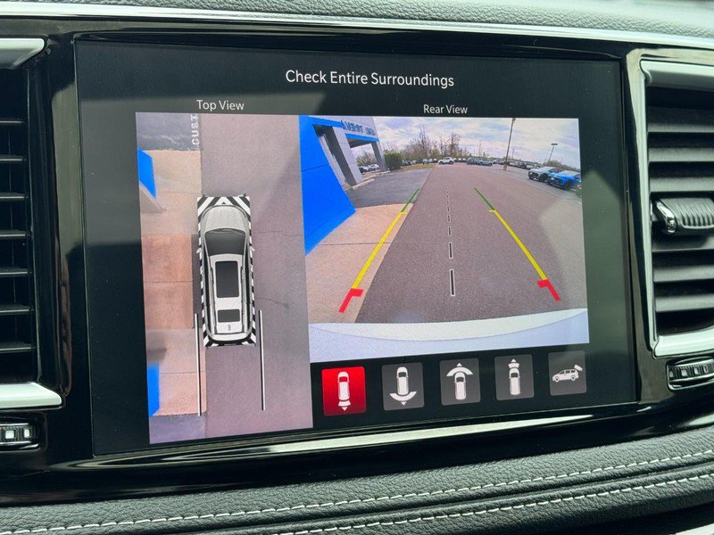 Used 2024 Chrysler Pacifica Premium FWD image 25