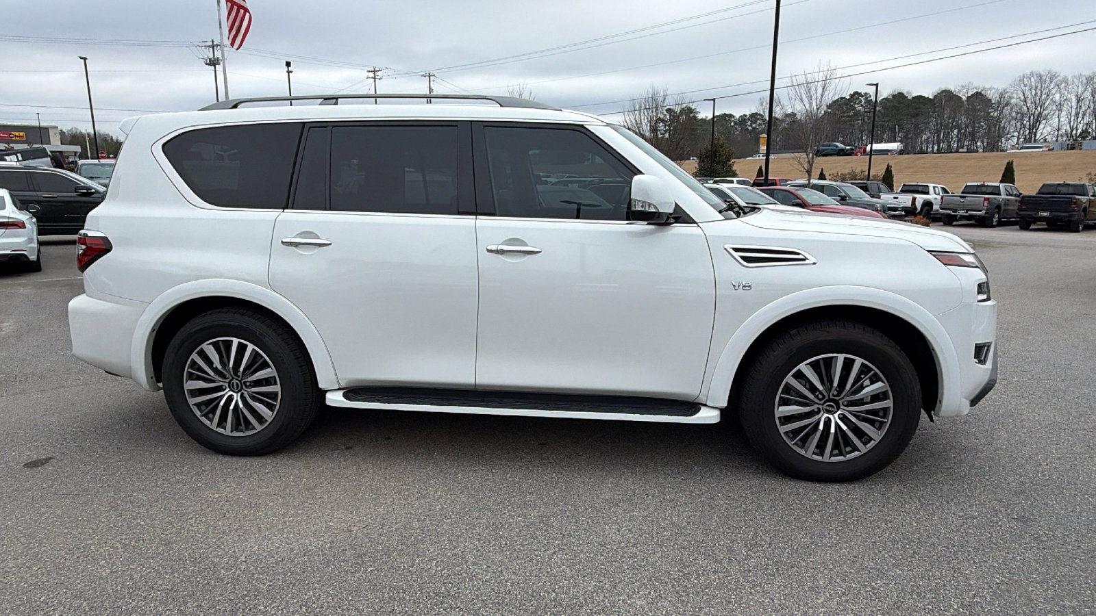Used 2022 Nissan Armada SV w/ SV Appearance Package image 7