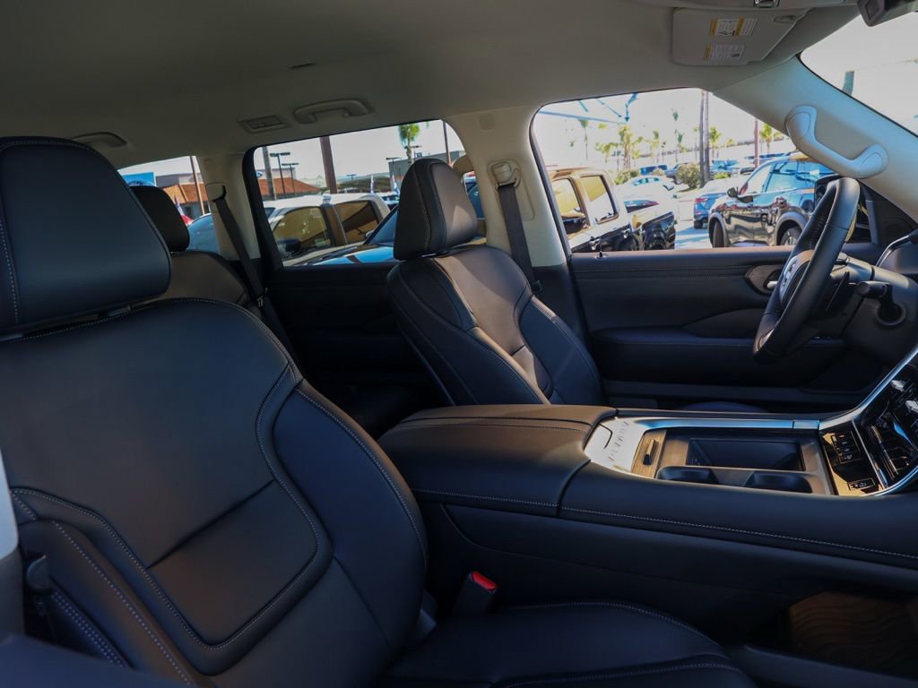 New 2026 Nissan Armada SV image 21
