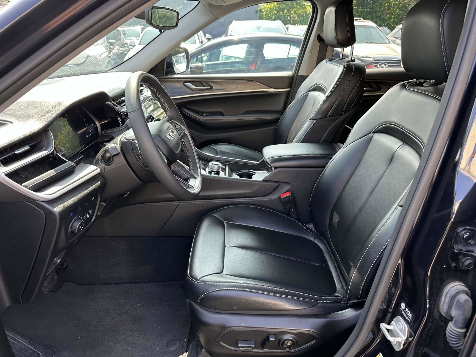 Used 2024 Jeep Grand Cherokee Limited 4xe image 15