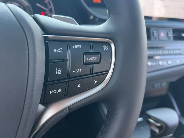 Used 2025 Lexus ES 300h w/ Premium Package image 14
