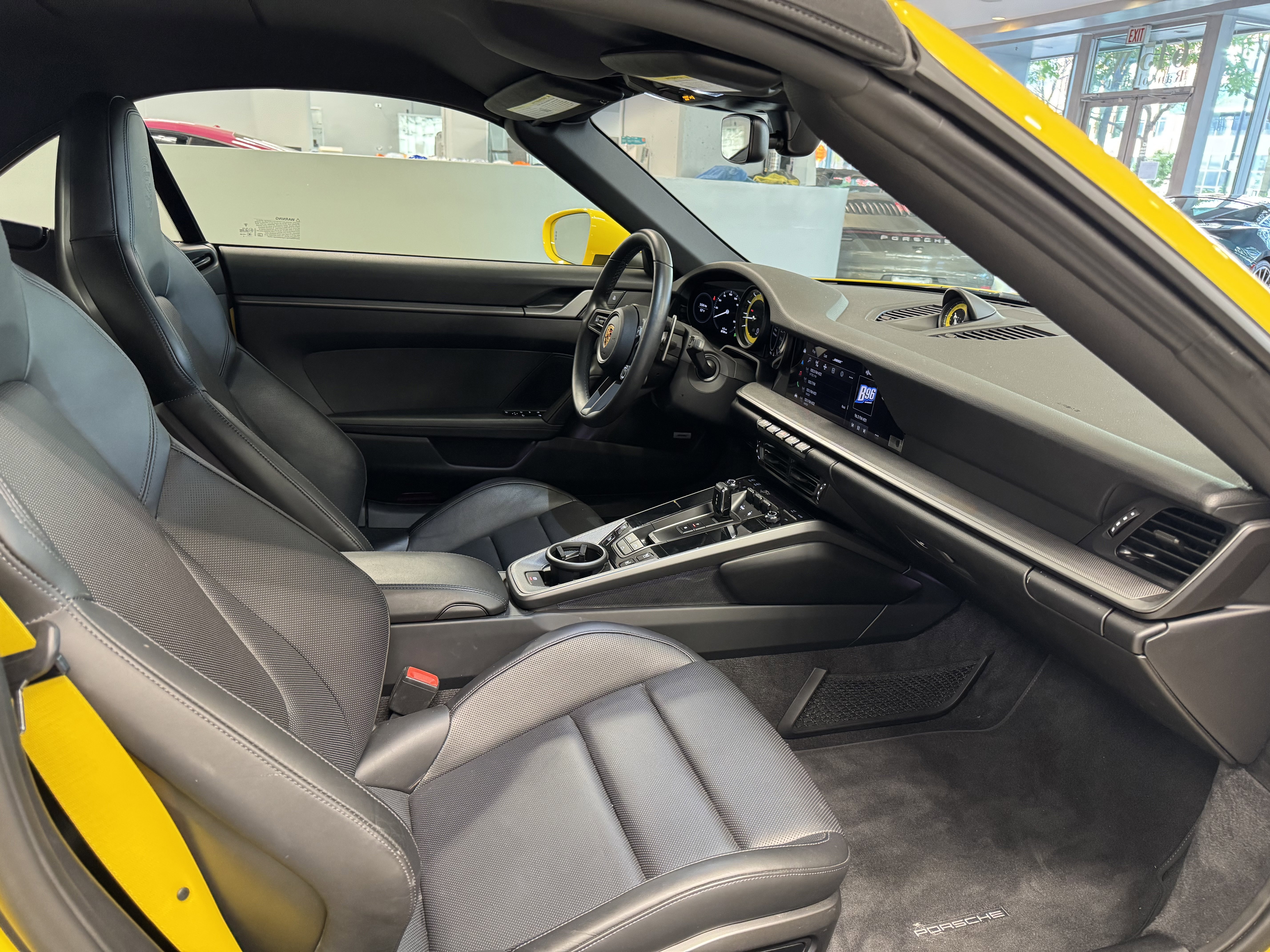 Used 2022 Porsche 911 Carrera image 9