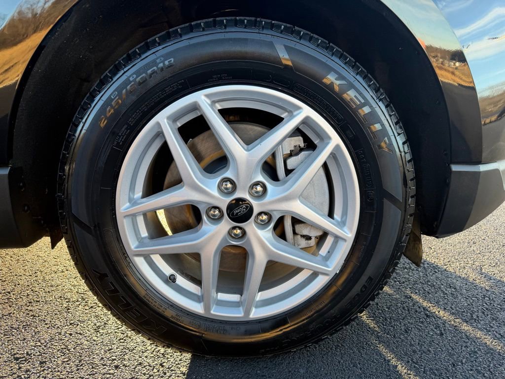 Used 2023 Ford Edge SEL image 8