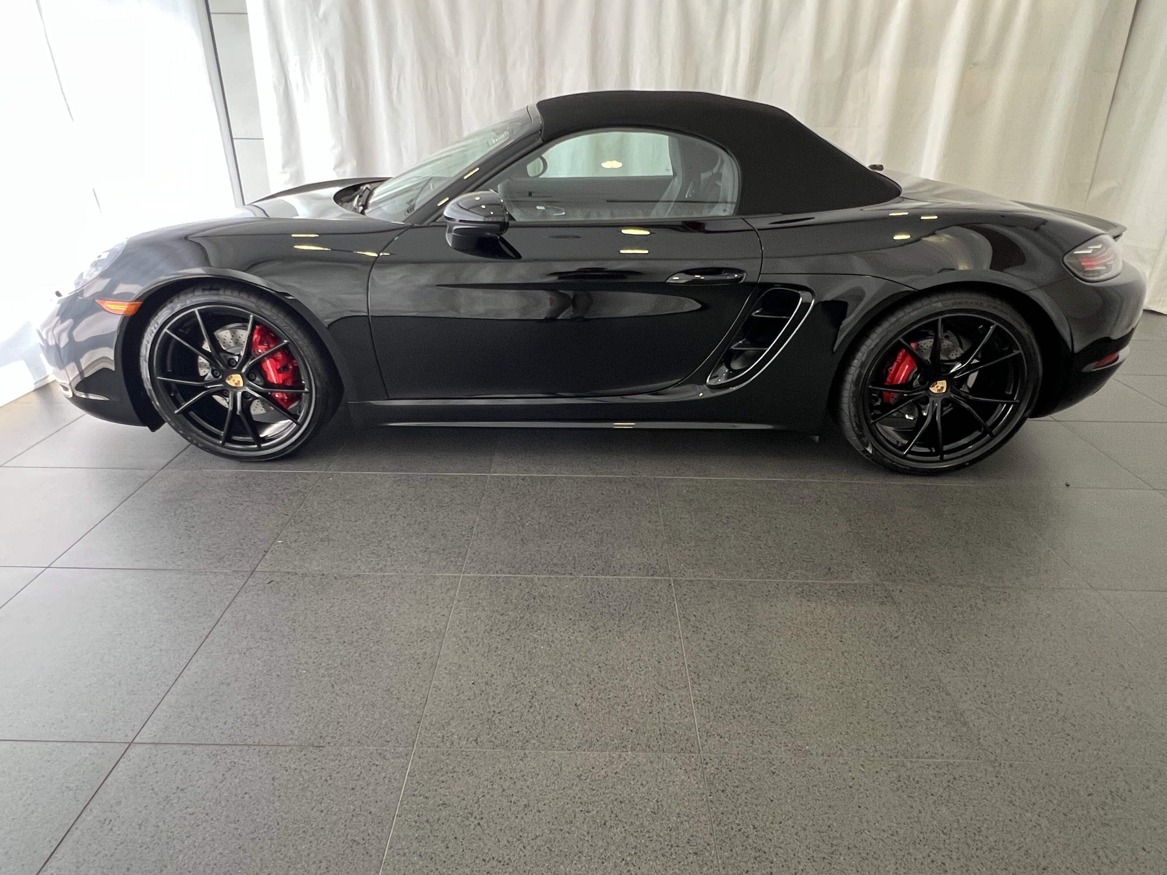 New 2025 Porsche 718 Boxster S image 2