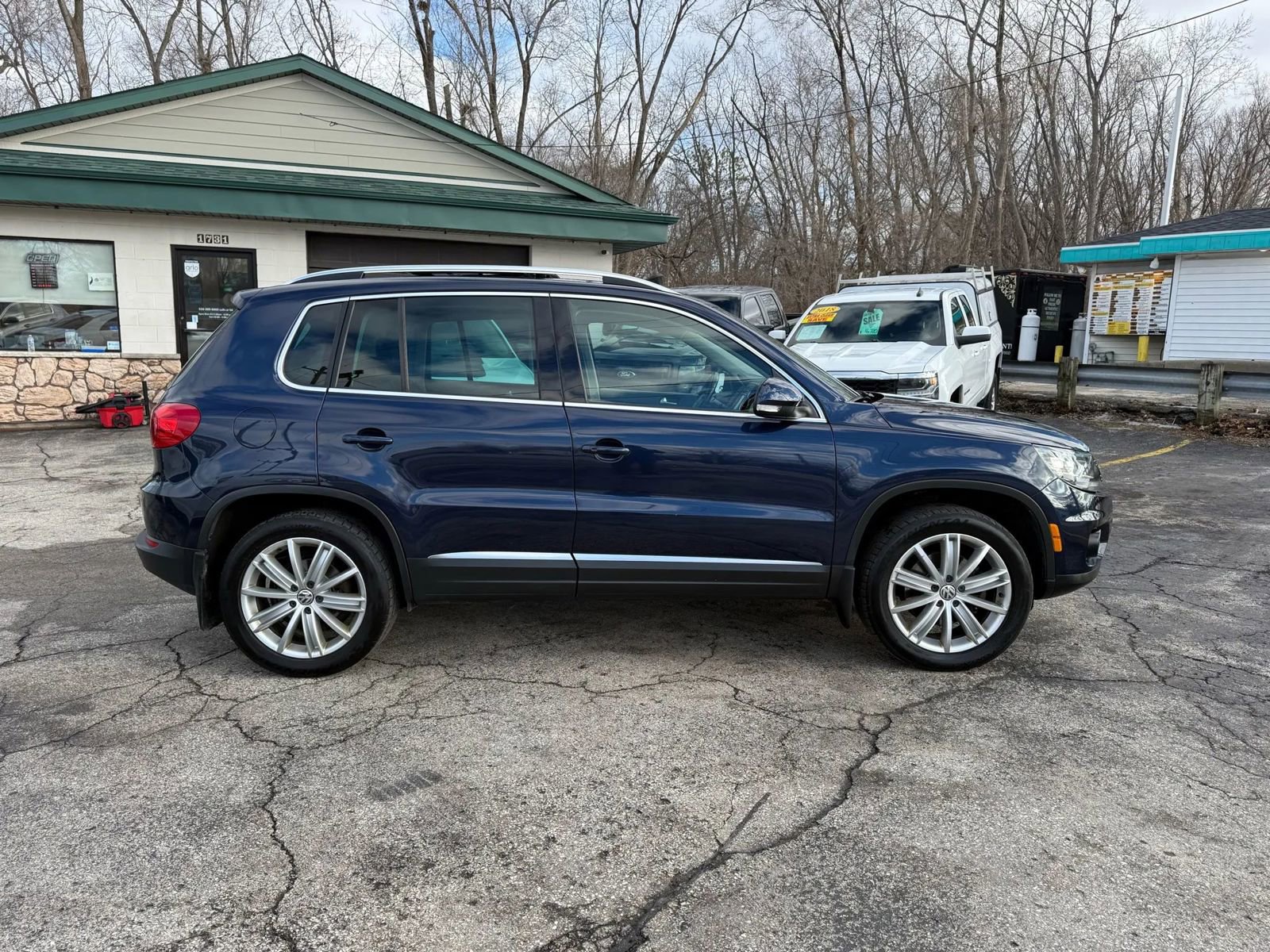 Used 2016 Volkswagen Tiguan SE image 6