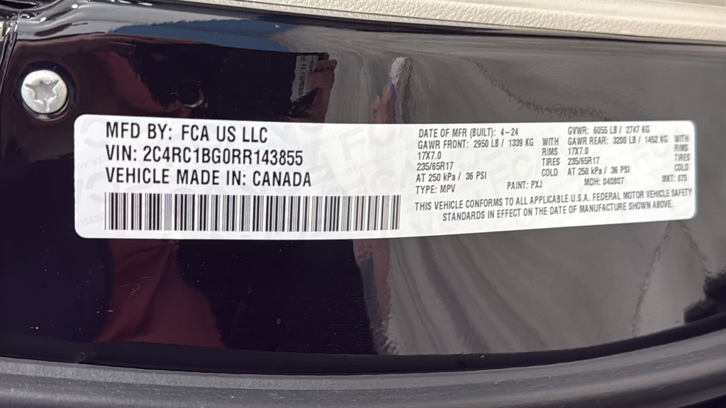 Used 2024 Chrysler Pacifica Touring-L FWD image 29