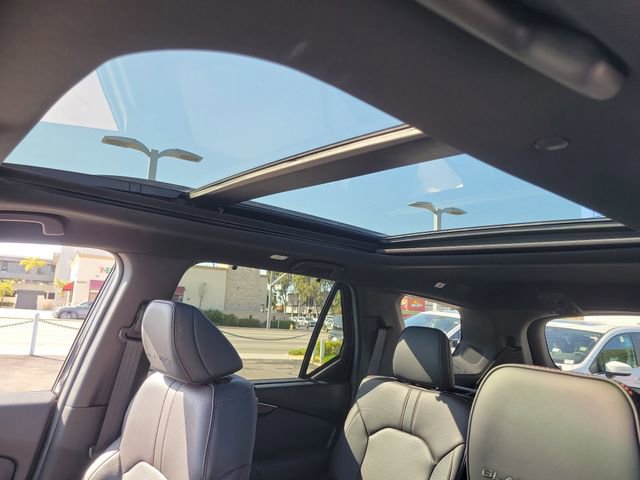 Certified 2025 Honda Pilot Black Edition image 33