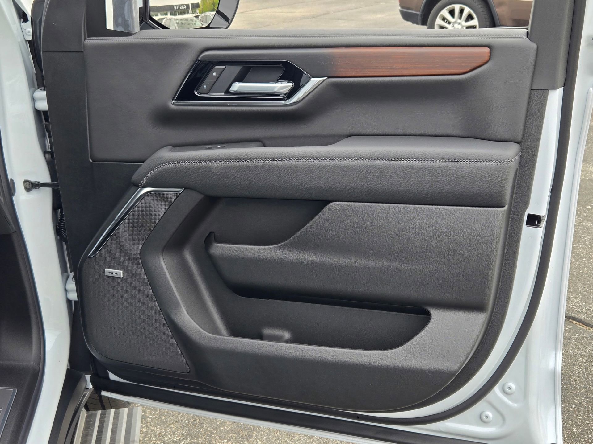 New 2026 GMC Yukon Denali w/ Denali Reserve Package AWD/4WD image 14