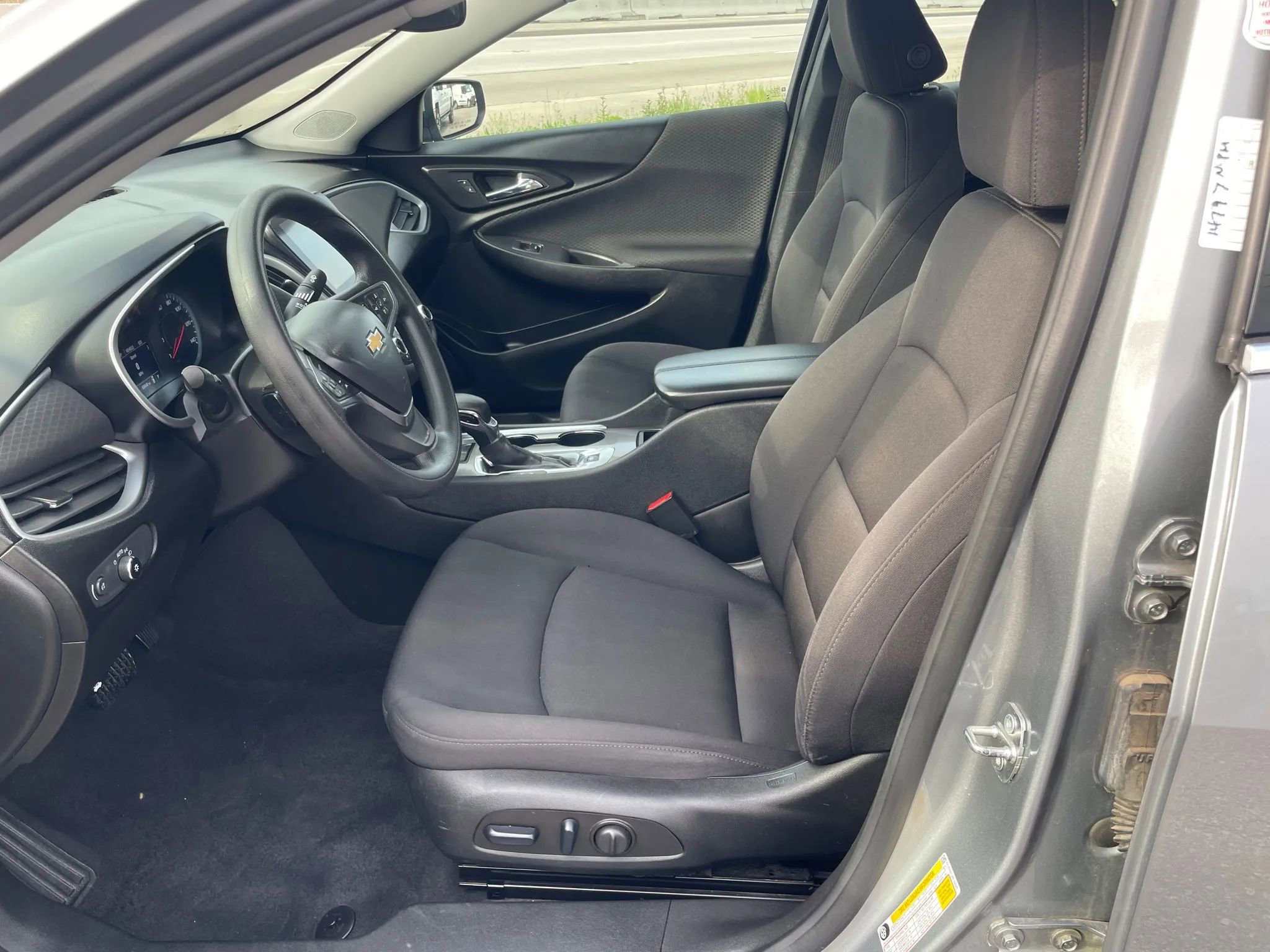 Used 2023 Chevrolet Malibu LT image 15