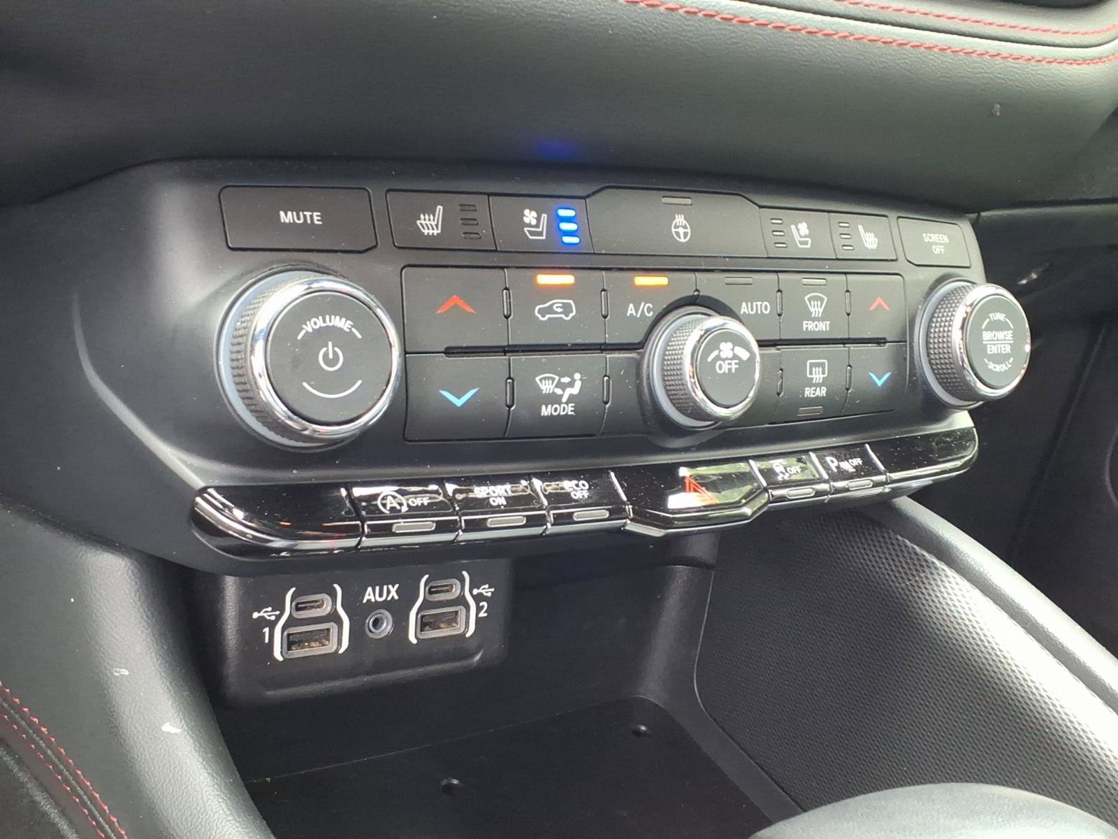 Used 2024 Dodge Durango GT AWD/4WD image 15