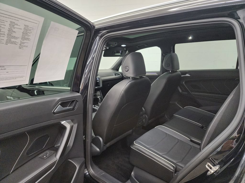 Used 2022 Volkswagen Tiguan SEL R-Line AWD/4WD image 27