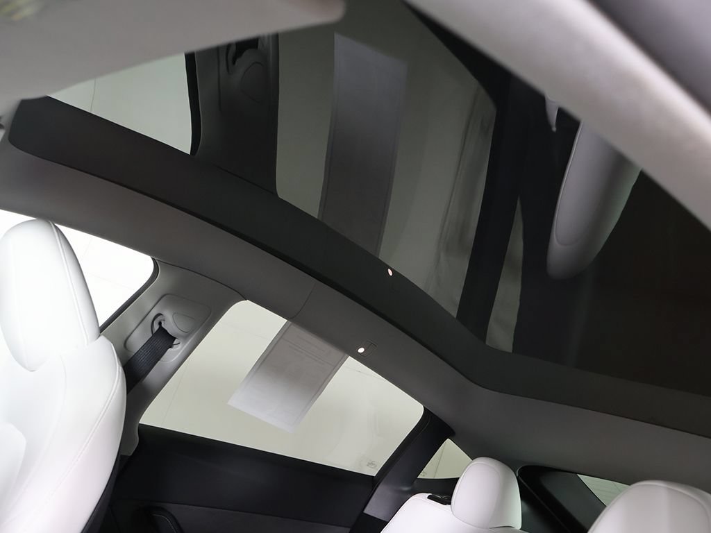 Used 2024 Tesla Model Y Performance AWD/4WD image 23