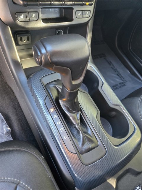 Used 2019 Chevrolet Colorado Z71 w/ Z71 Midnight Edition image 16