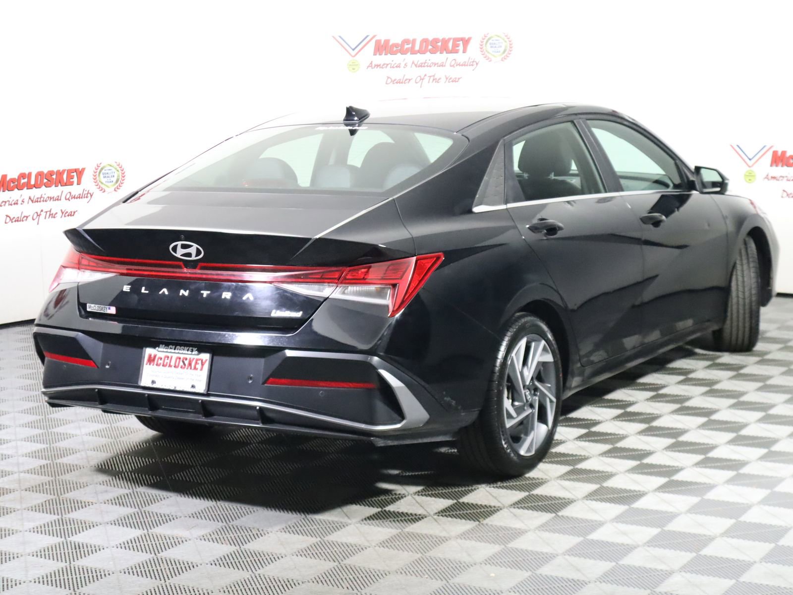 Used 2024 Hyundai Elantra Limited image 5