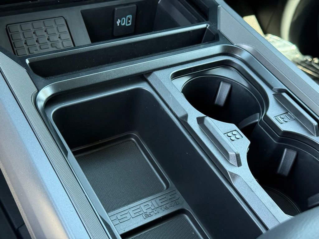 New 2026 Ford F250 4x4 Crew Cab Super Duty image 13