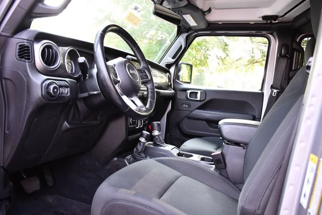 Used 2019 Jeep Wrangler Unlimited Sahara AWD/4WD image 17