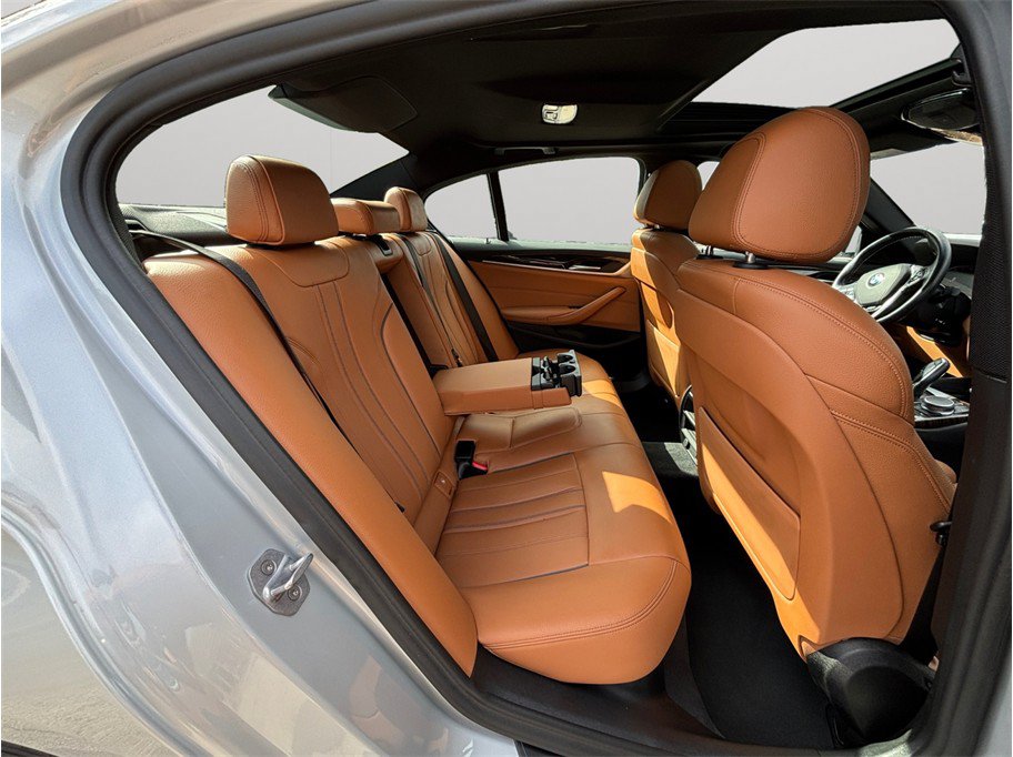 Used 2020 BMW 540i w/ Premium Package RWD image 46