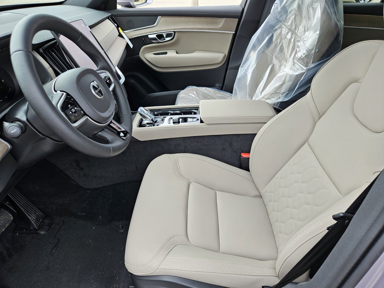 New 2026 Volvo XC90 B5 Core AWD/4WD image 7