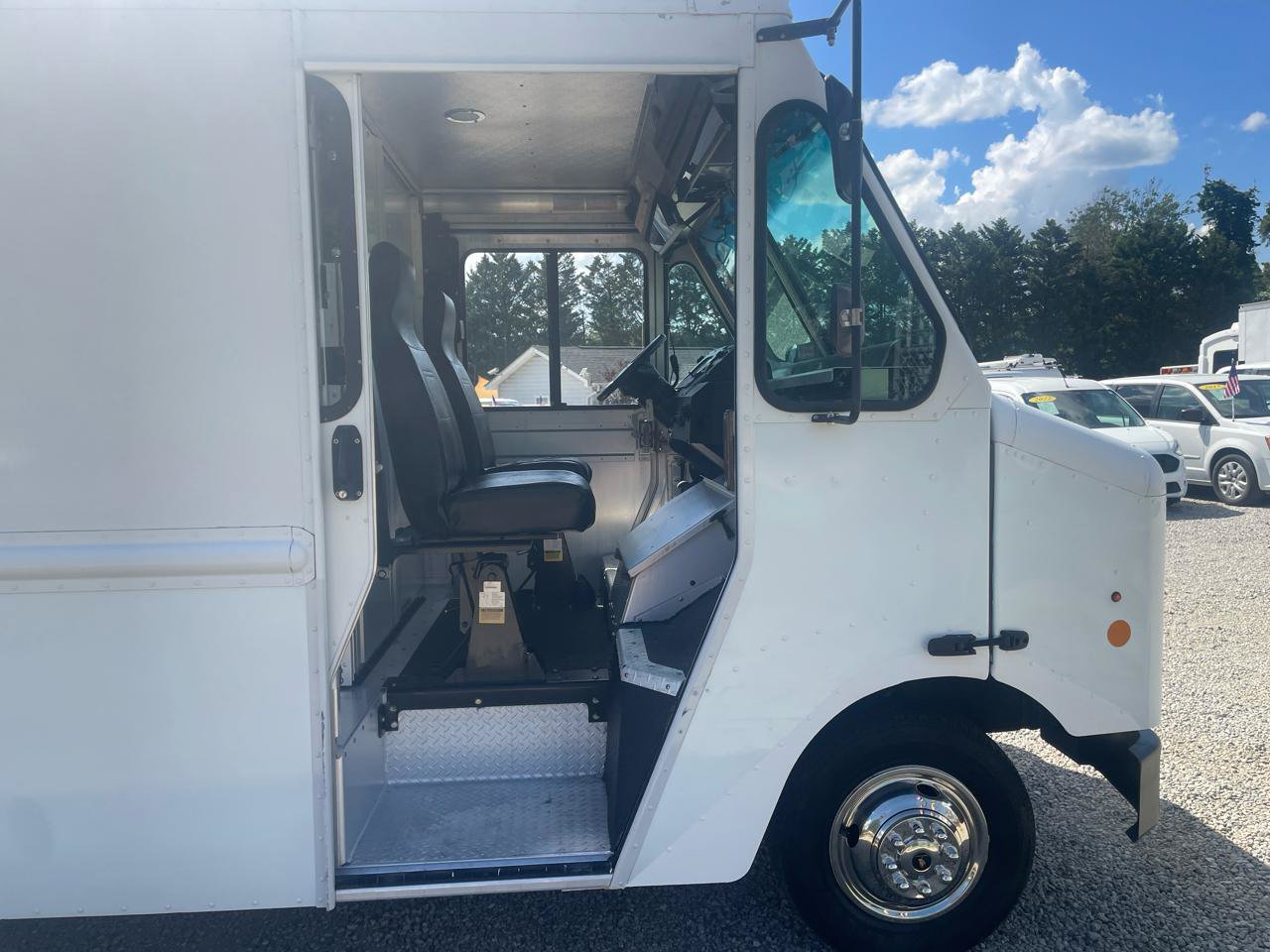 Used 2016 Ford E-350 and Econoline 350 Super Duty w/ A/C Prep Package RWD image 21